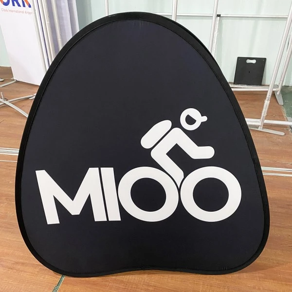 Banner pop-up triunghi